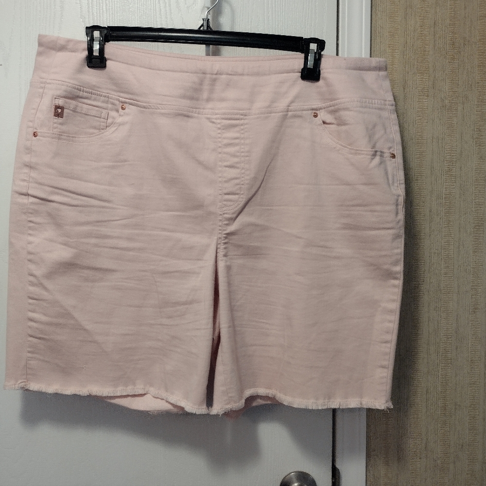 Belle By Kim Gravel Size 22W NWOT Women's Light Pink Denim Shorts